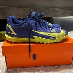 Boys’ Nike Mercurial Turf Soccer shoes size 2